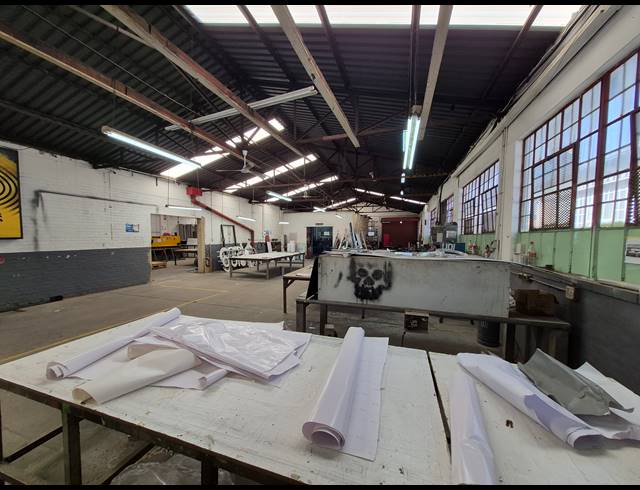 1,000M² WAREHOUSE FOR SALE IN BENROSE